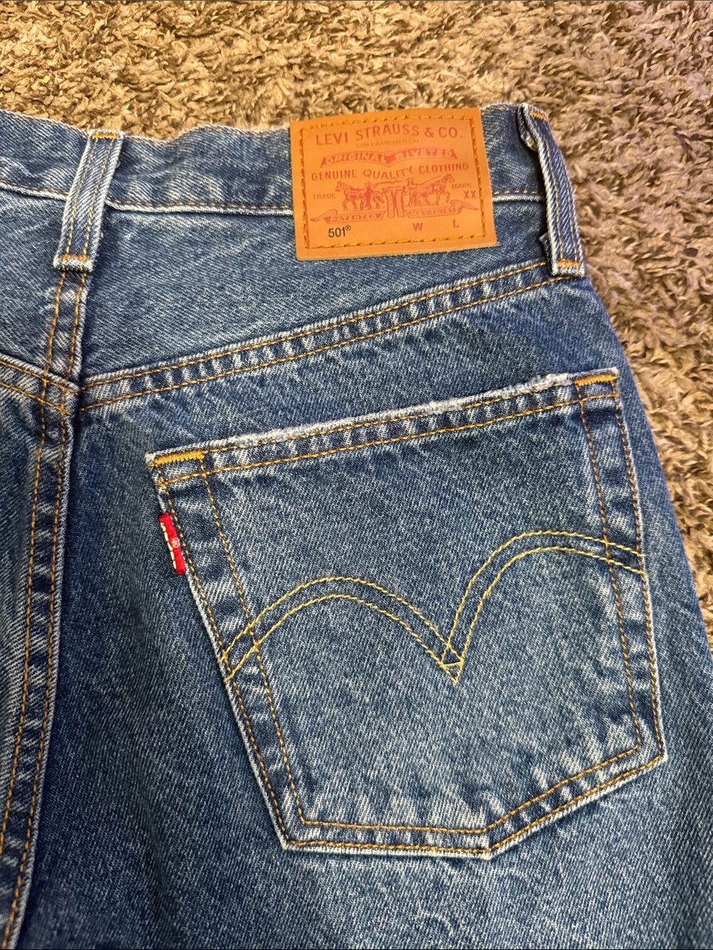 Levi 501 High-Rise Straight Leg Jeans in Dark Blue Denim - Picture 5 of 10